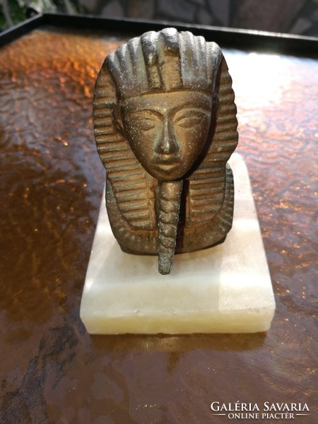 Pharaoh head