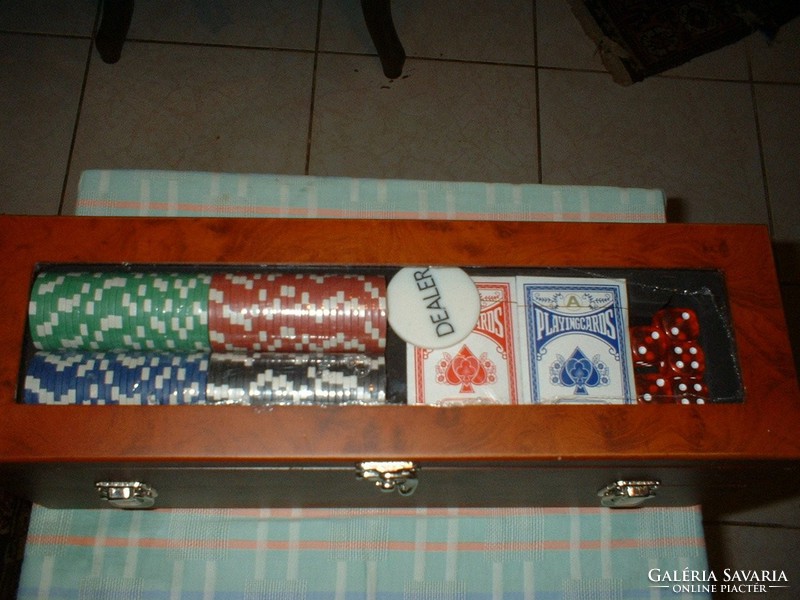 Two products together - poker set and wooden boxed wine rack