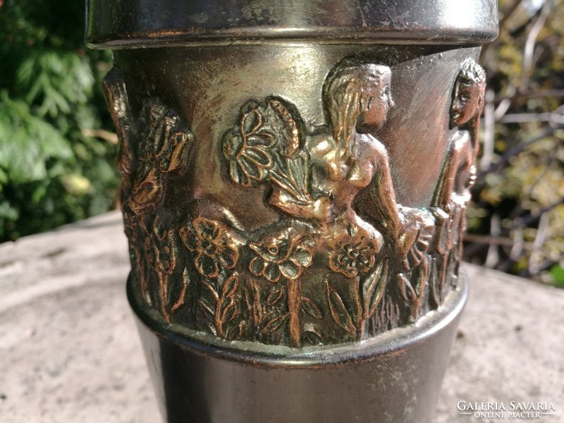 Lignifer copper vase