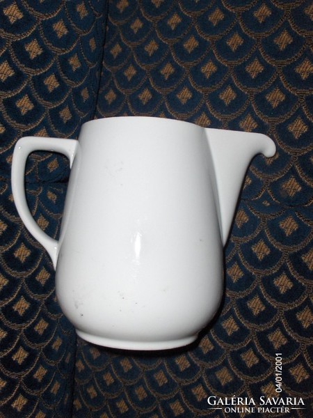 Snow white, large porcelain tea spout