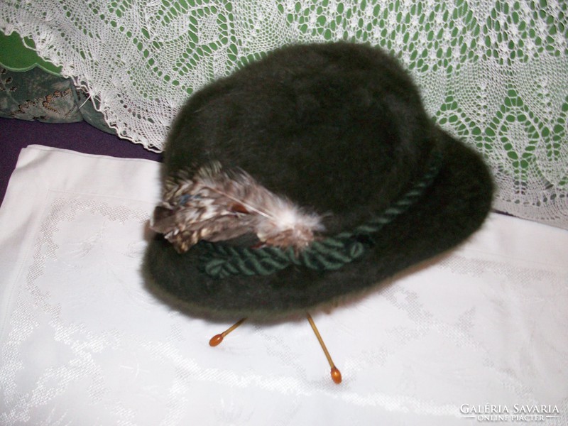 Fashionable rabbit fur hat with feather decoration new (women's hunting hat)