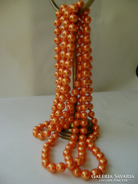 Narancsos arany  színű gyöngysor nyaklánc.