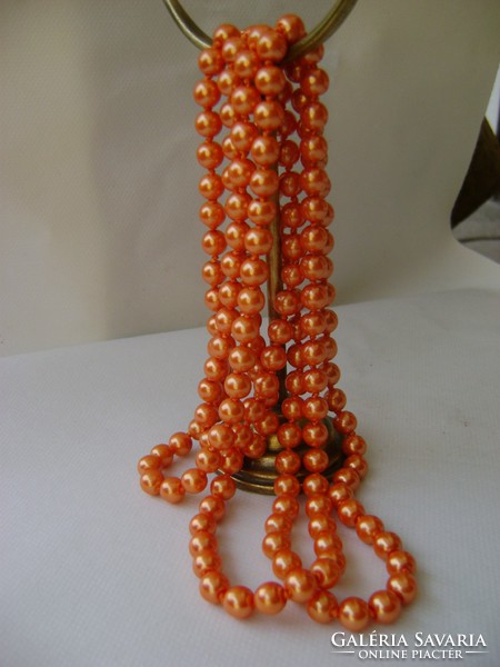 Narancsos arany  színű gyöngysor nyaklánc.