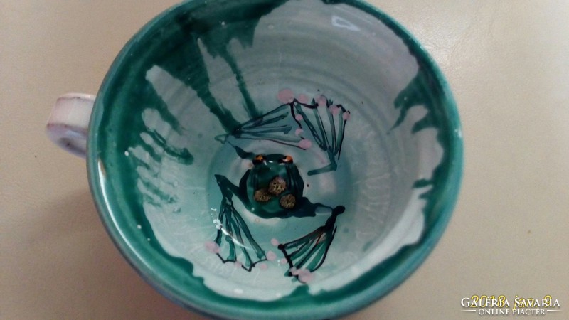 Unique frog ceramic cup, inside a 3 d frog is about to jump, diameter 11 cm, height 7 cm