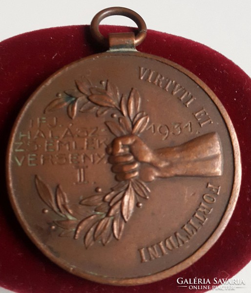 1931.Budapest university athletic club competition, virtue and fortitude prize size 34.5mm