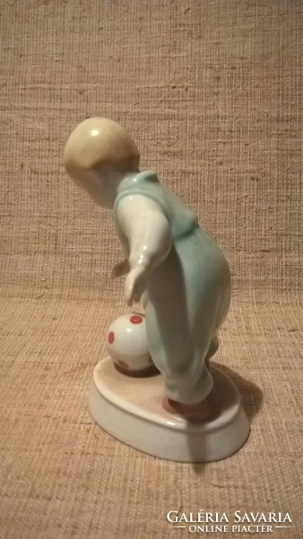 Régi jelzett Zsolnay porcelán labdázó gyerek