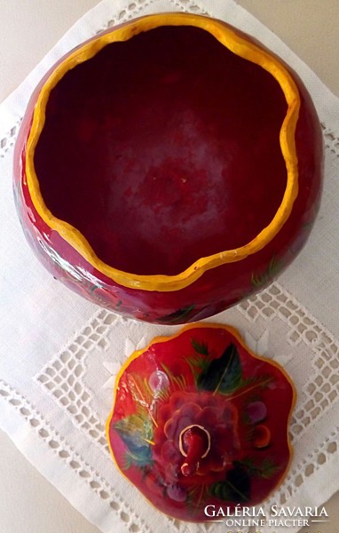 Bright, lacquer-painted ornamental box, storage, bonbonier, 9 cm high, diameter 10 cm