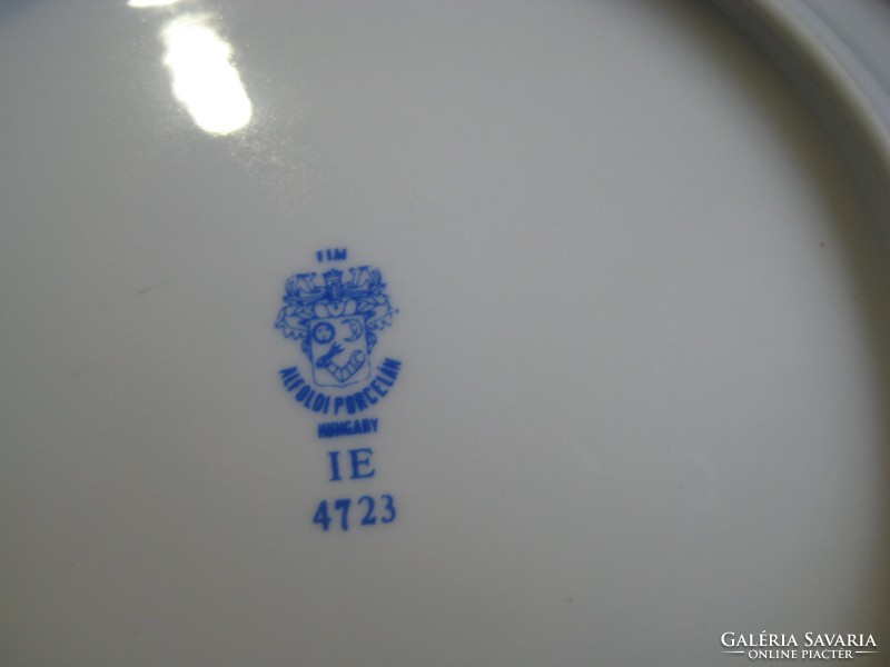Lowland porcelain wall plate 19 cm