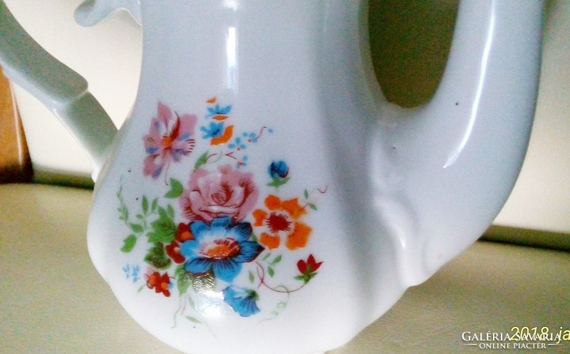 Coffee pot, spout, 15 cm to the top, 21 cm high with the top, perfect