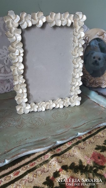Vintage style picture frame