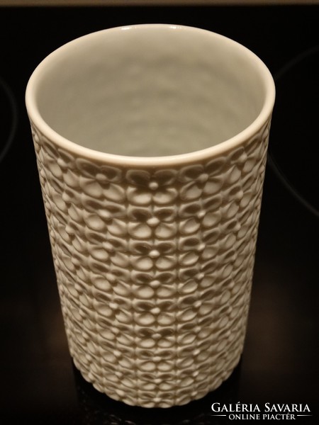 Hutschenreuther biskvit porcelán váza apró virágmintával 