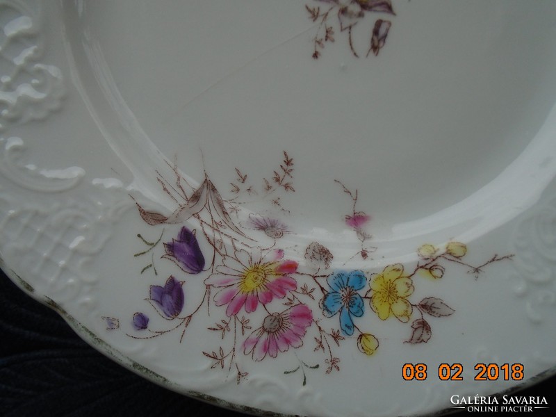 Antik szecessziós egyedi kézzel festett virágmintás dombormintás  tányér