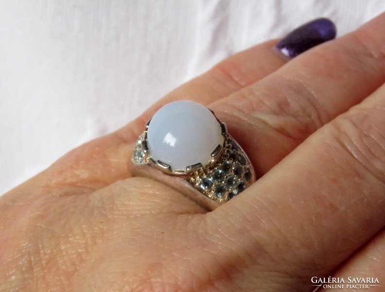 Gyönyörű, súlyos ezüst gyűrű akvamarinkék cirkóniával és nagy opalittal
