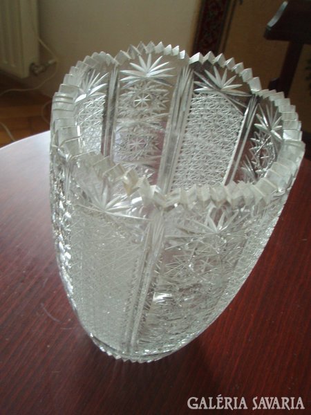 Nagy csiszolt ólomkristály váza