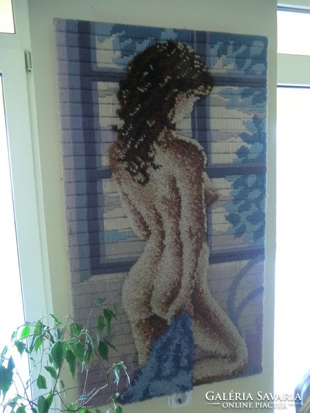 Elbűvölő női forma nagy zsűrizett textilkép gyapjú térhatással 59x100cm