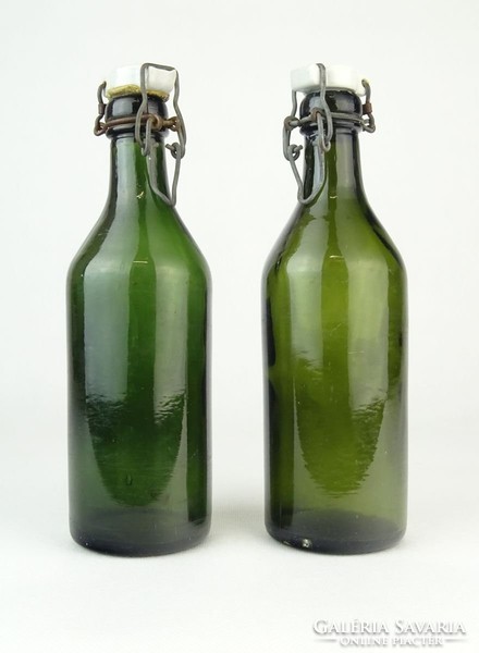 0P939 Régi kisméretű zöld csatos üveg pár