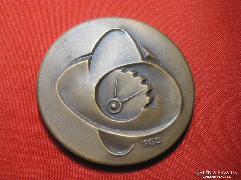 25   Éves  az Újító mozgalom  1948-1973. bronz emlék plakett  szép állapot  60 mm
