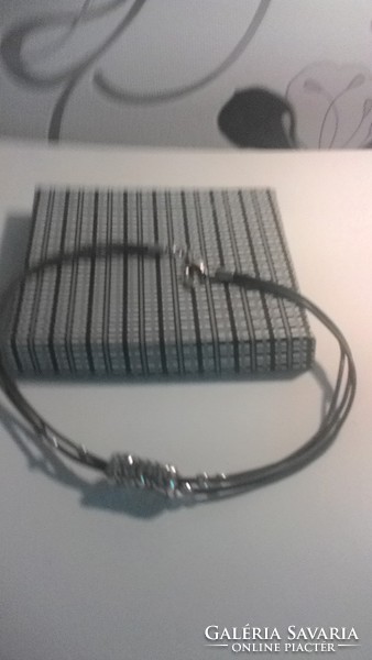 Silver necklace (neck blue) and pendant 