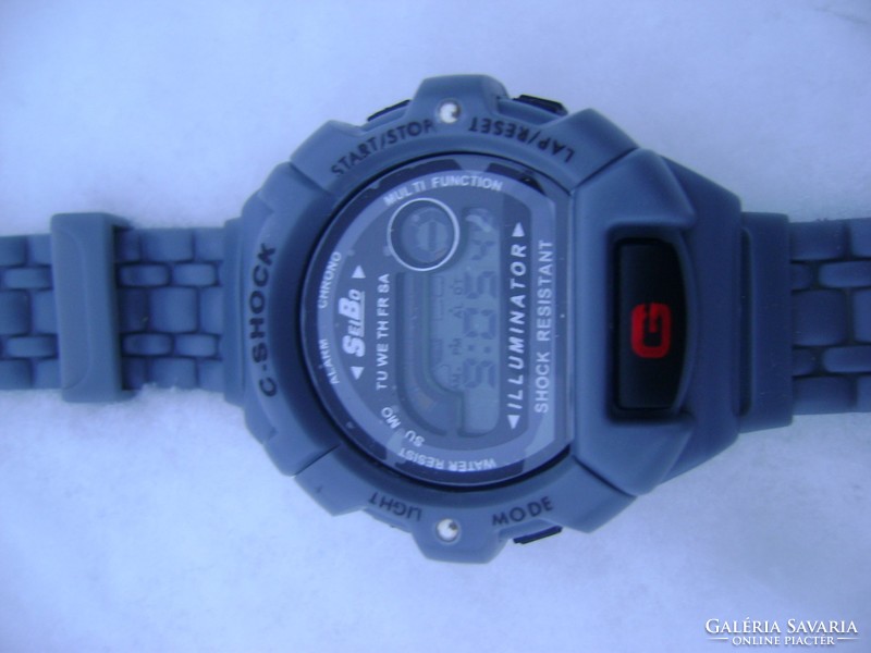 New !! Super sports watch - LCD / analog display, date, alarm function, etc.