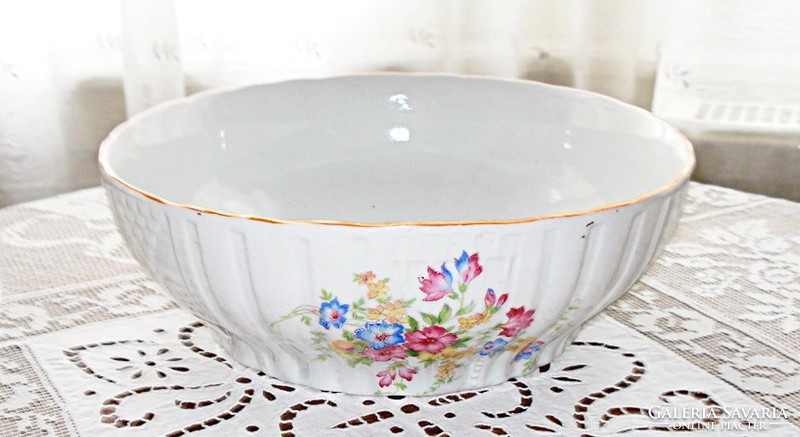 Zsolnay komatál, patty bowl with a bouquet pattern from the hungária series