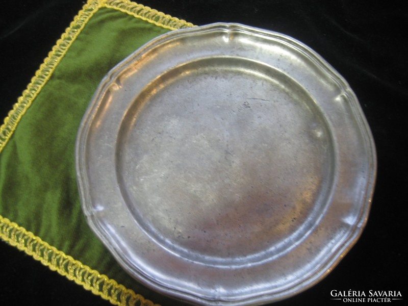Pewter tray, antique 28.5 cm, marked
