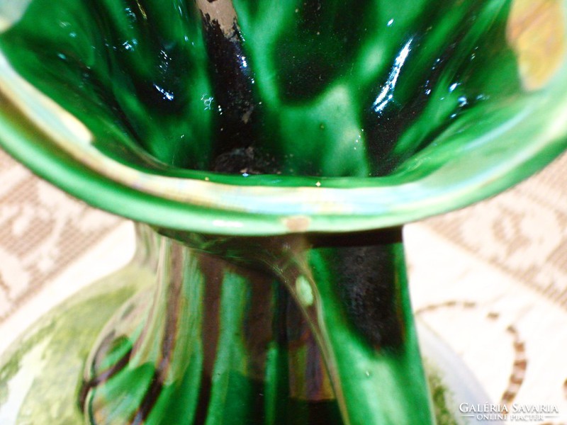 Kézzel festett fajansz füles  váza, vízparti tájképpel / Ausztria/1950 /