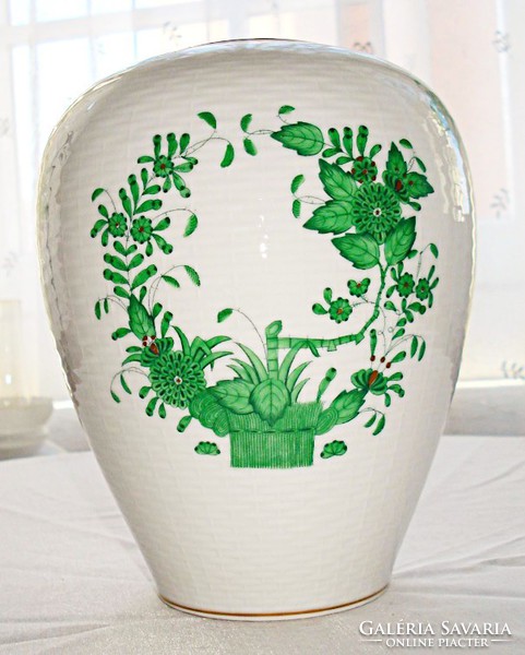 Herend, green Indian basket pattern porcelain vase