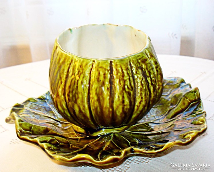 Sarreguemines, cabbage-shaped majolica centerpiece