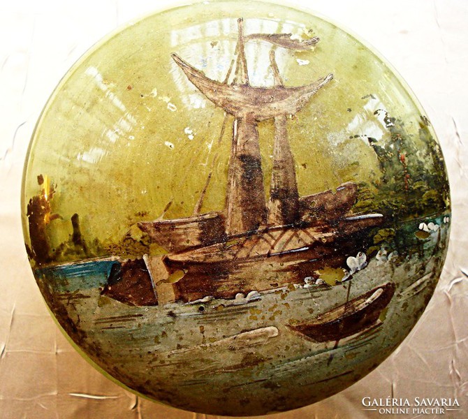 Antik, vitorláshajóval díszített, kézzel festett bonbonier
