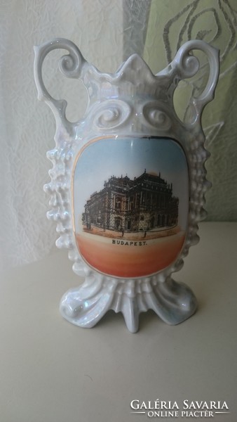 Régi "Viktoria Austria" gyöngyház fehér porcelán váza. BUDAPEST. 