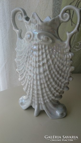Régi "Viktoria Austria" gyöngyház fehér porcelán váza. BUDAPEST. 