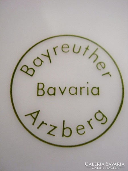 Lófejjel díszített Bavaria porcelán csupor
