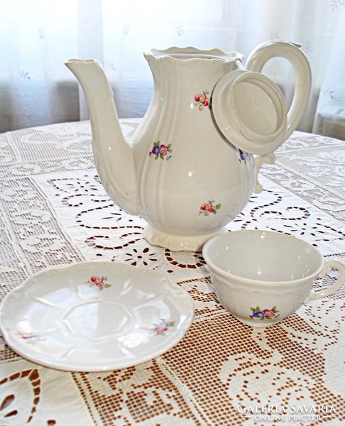 Zsolnay mocha, coffee pot and 2 cups with plate