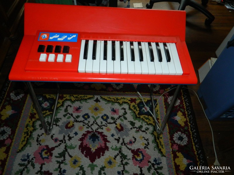Giaccaglia Electric Organ - Synthesizer