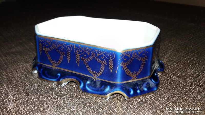 Very old Altwien cobalt blue porcelain sugar cube holder