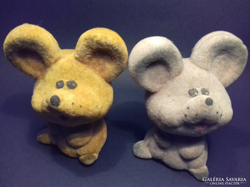Mouse figure is a piece of available solid sponge plush touch flocked solid sponge