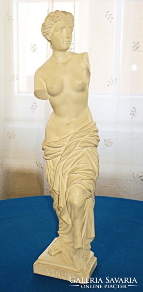 Statue of Venus Miloi in white marble