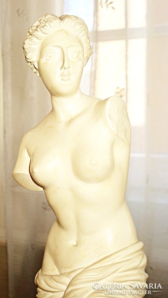 Miloi Vénusz szobor fehér márványból
