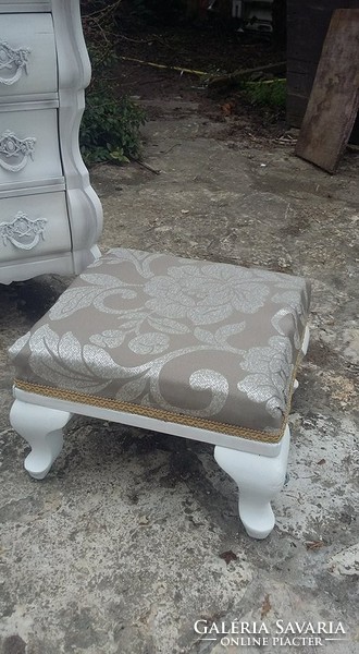Provence neo-baroque footrest seat