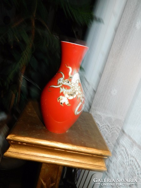 Hand-painted vase with a Wallendorf dragon pattern