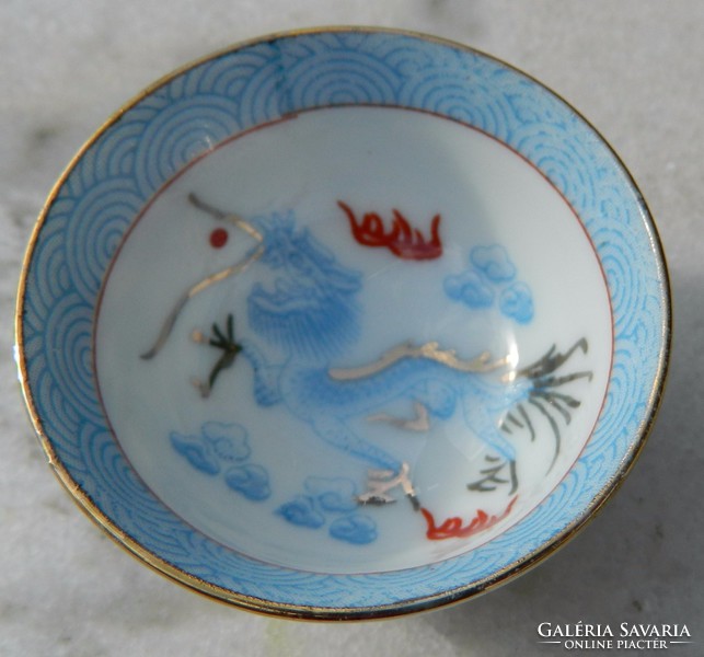 Chinese bowl with a dragon motif, miniature