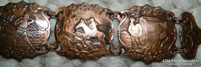 Bronz domborműves jelenetes antik karlánc - kar lánc