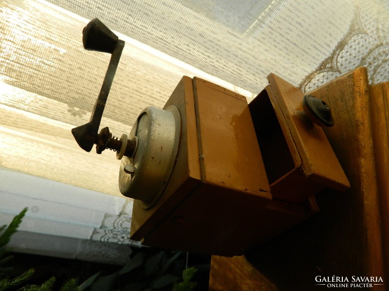 Antique refurbished working wooden box table grinder