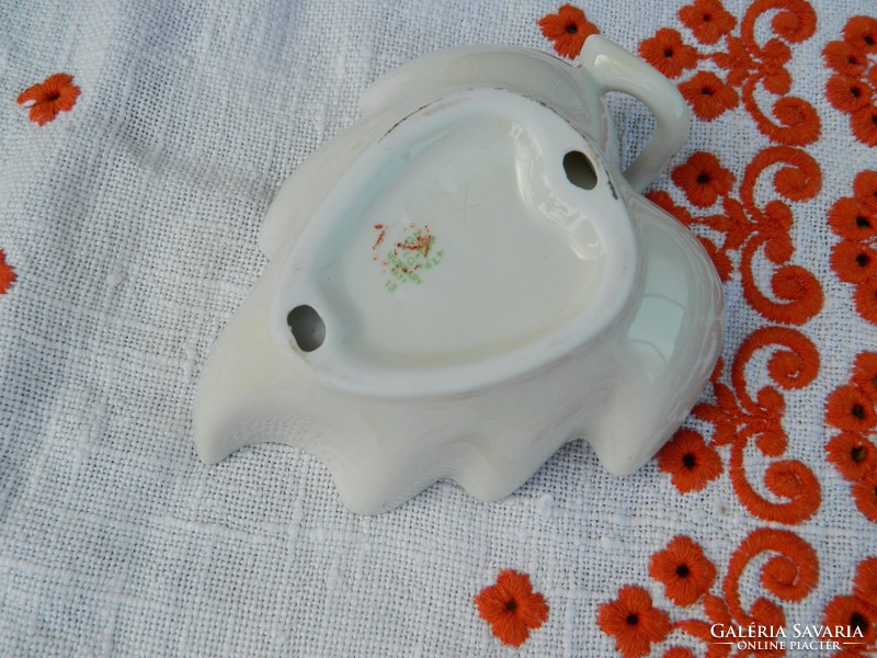 Erika pattern raven house leaf offering bowl - center ashtray