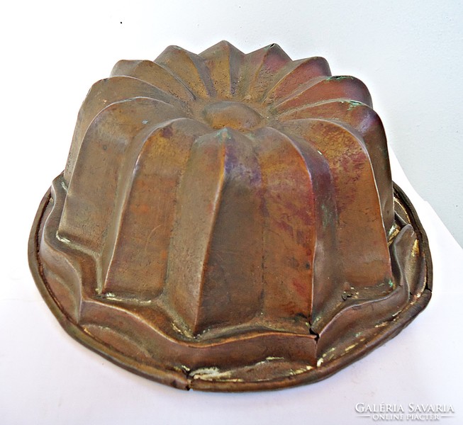 Antique copper alloy splicing shape