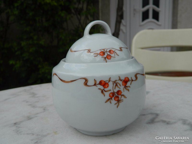 Bonbonier sugar bowl with lowland berry pattern