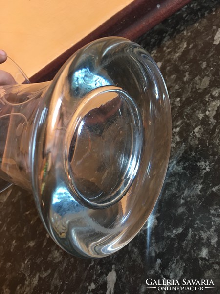 Fújt üveg váza