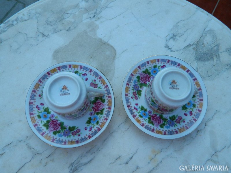 A pair of approx. 40-year-old Chinese coffee cups