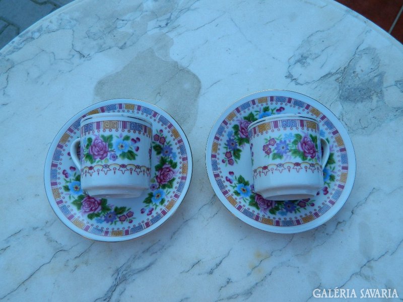 A pair of approx. 40-year-old Chinese coffee cups