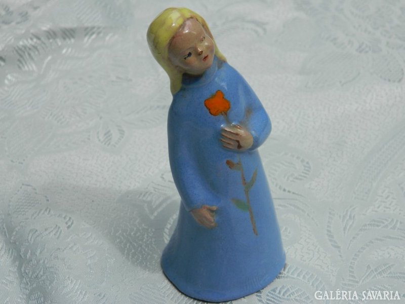 Antik kerámia figura : Virágos kislány